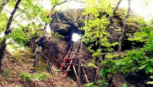 Тайнствен феномен в Родопите лекува страшни болести и разваля магии