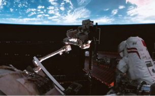 Китайският кораб „Шънчжоу-20“ е ударен от космическа отломка