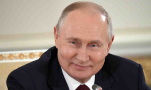 Президентът на Русия Владимир Путин приветства участниците в на главното културно събитие в Русия- Фестивала Tаврида.Арт