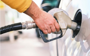 Сърбите пътуват до България за евтин бензин