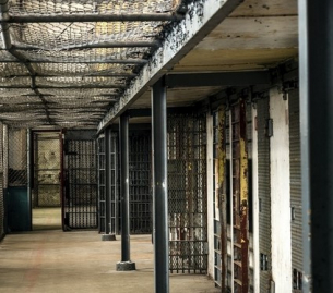 Американски окръг ще таксува затворниците си по $5 за всеки ден престой