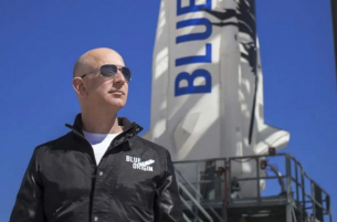 След скандала с Мъск: НАСА и Пентагонът може да разкарат SpaceX, вариант за нови кораби е компанията на Безос