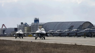 Зеленски: В Украйна пристигна нова партида изтребители F-16, руснаците лъжат