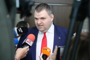 Пеевски: Държавата може да има само един премиер!