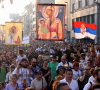 Многохиляден протест срещу провеждането на европейски прайд в Сърбия
