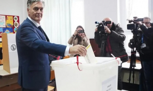 Синиша Каран спечели предсрочните президентски избори в босненската Република Сръбска