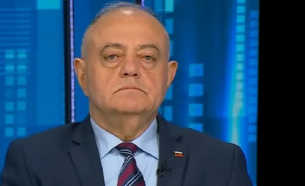 Генералчето Атанасов: Даниел Митов има нужда от професионална помощ, за да се справи със сериозните дефицити в МВР