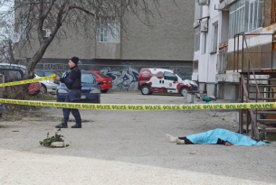 Млада жена скочи от 8-ия етаж на блок във Враца