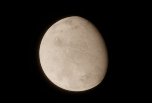 Учени разкриха какво се случва с времето на Венера