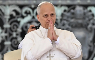 Папата канонизира за светец свещеник, продал душата си на дявола