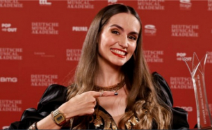 Звезда на мюзикъла в Европа, Александра-Йоана Александрова дебютира и в родината