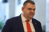 Пеевски поема на ръчно управление продажбата на &quot;Лукойл&quot; чрез ДАНС