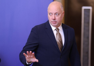 Росен Желязков отмени правителственото заседание след заканите на Борисов срещу коалицията