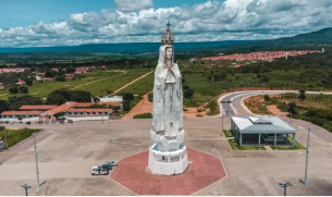 Рекорд: Издигнаха 51-метрова статуя на Дева Мария на хълм в Бразилия