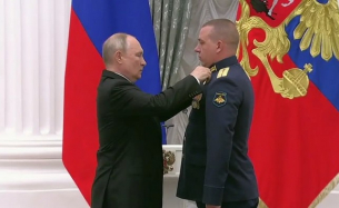 Путин награждава участници във войната в Украйна
