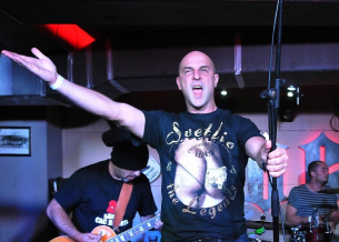 Светльо от &quot;Хиподил&quot; изригна срещу Азис, Тони Стораро и Софка: &quot;Има такъв народ или Нема такива чалгари!&quot;