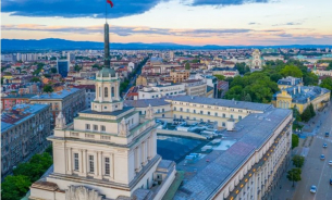 Колко лесно се забогатява от власт в България