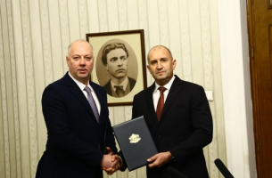 Освен кабинета: Още една голяма новина от срещата ГЕРБ-Радев, ръкавицата е хвърлена!