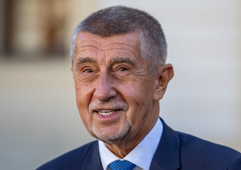 Бабиш ще управлява Чехия като бизнес империя?