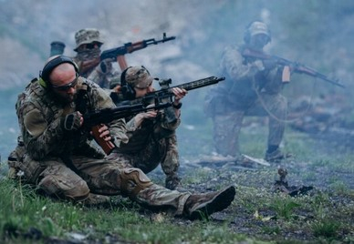 Алея на глупостта: Украйна и цената на война, родена от лъжи и манипулации